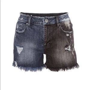 Cabi Park denim jean Shorts blue and black Size 10 style 5987